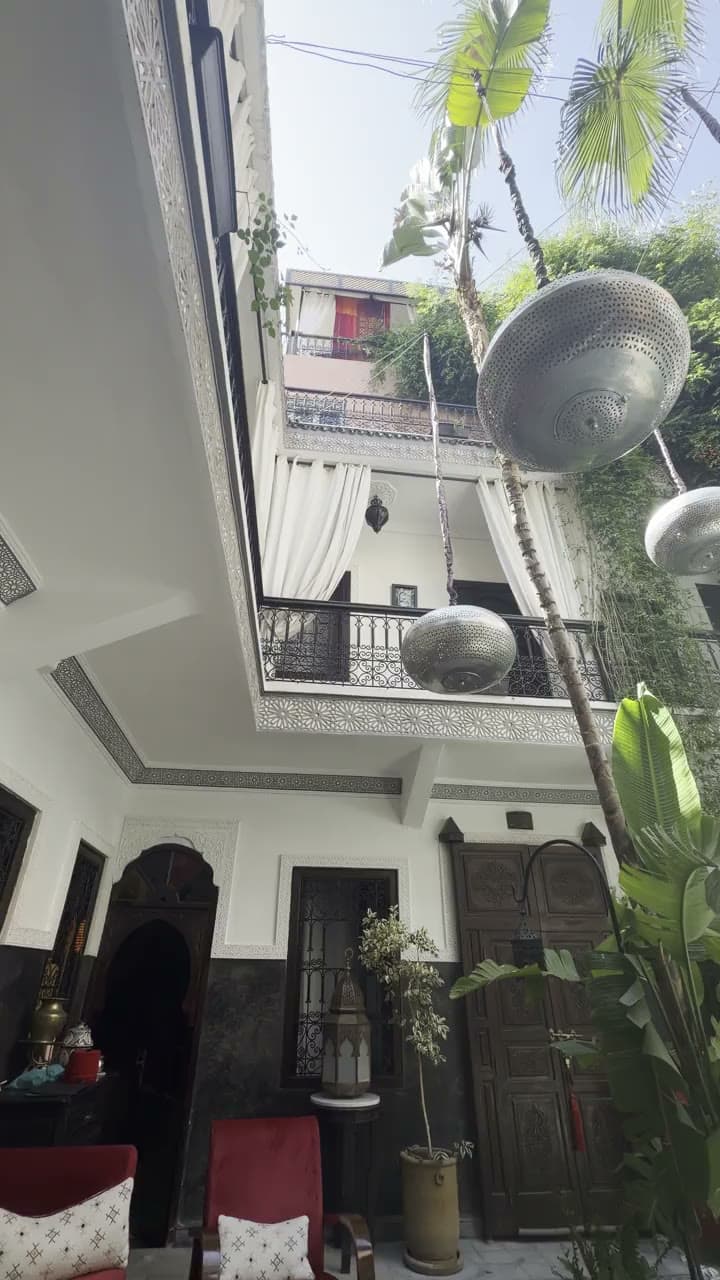 La cour aux lanternes — Riad O’Zeen — Marrakech