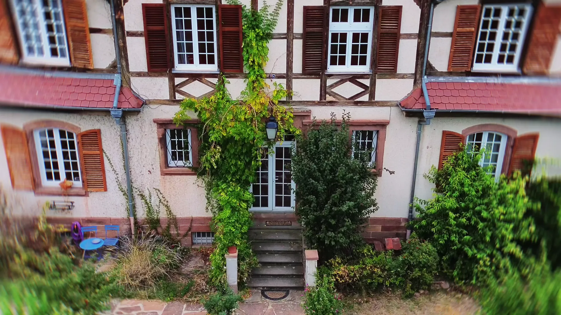 Façade à colombages du Clos d'Azel, demeure de caractère à Flexbourg, Alsace