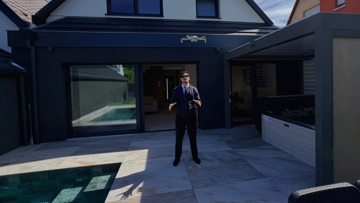Cour et terrasse de la Villa La Buena Vida, Eschau, filmée par AchMedia Real Estate